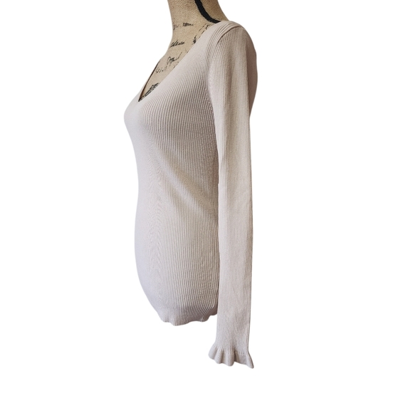 NWT Chelsea28 Ribbed V-neck Ruffled Sleeve Tan Sweater - Medium - Picture 3 of 6